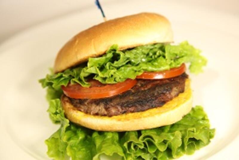 CRC Classic Burger (580 cal)